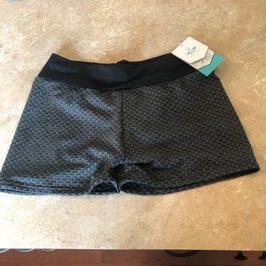 NWT  HEALTHY YOGA - SPORT SHORTS SZ L